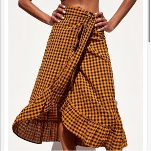 NWT Zara Mustard and Black Gingham Wrapped Skirt.